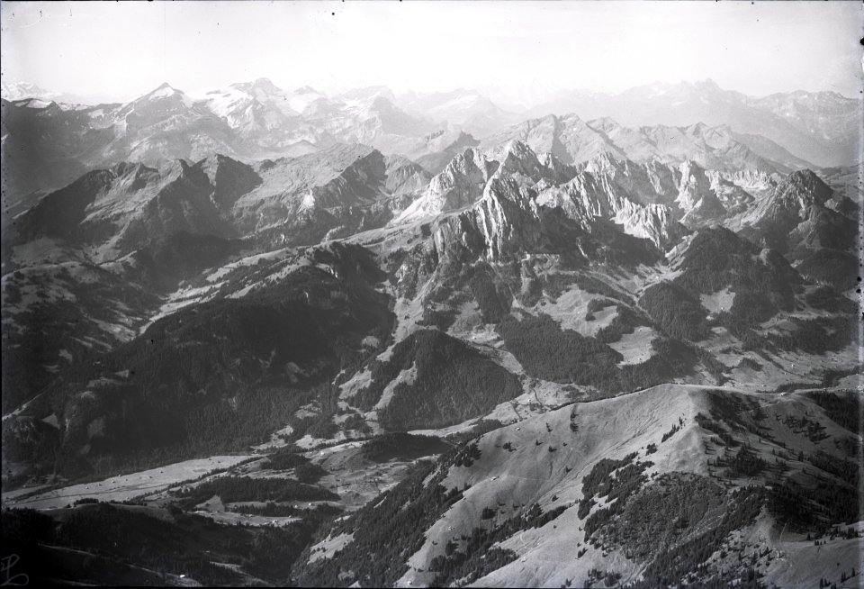 ETH-BIB-Les Rodomonts, Gummfluh, Les Diablerets, Mont Blanc v. N. O. aus 2600 m-Inlandflüge-LBS MH01-004817
