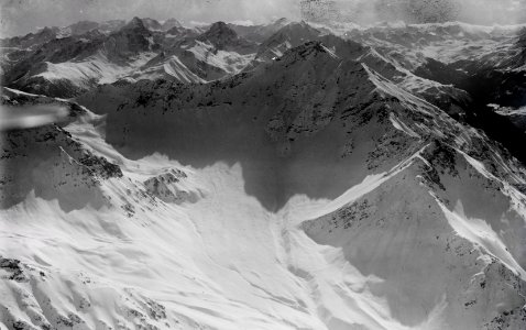 ETH-BIB-Lenzer Horn, Piz Ela, Bernina, Oberhalbstein v. N. aus 3000 m-Inlandflüge-LBS MH01-004466