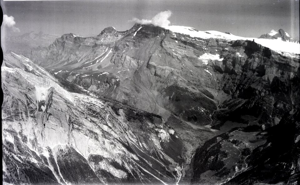 ETH-BIB-Les Diablerets, Pas de Cheville, Val de Triquent v. S. O. aus 3400 m-Inlandflüge-LBS MH01-005758