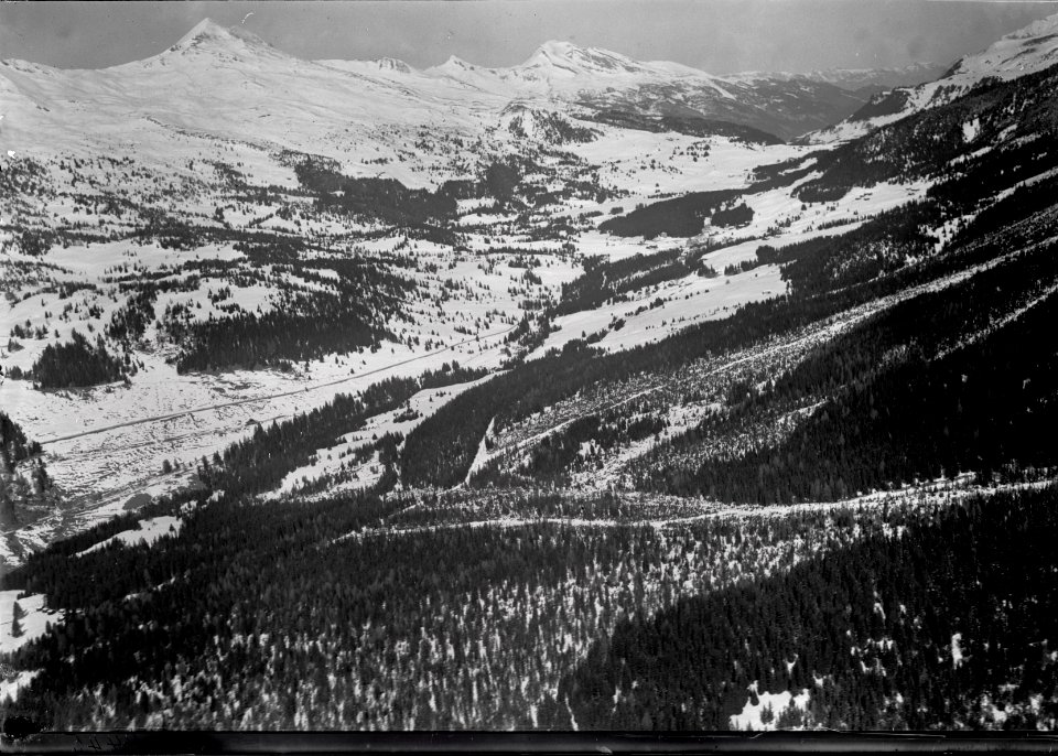 ETH-BIB-Lenzerheide, Stätzerhorn, Calanda, Piz Danis v. S. aus 2500 m-Inlandflüge-LBS MH01-004445