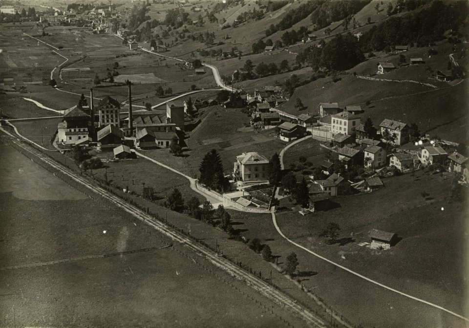 ETH-BIB-Leuggelbach bei Haslen, Gallati & Co. Stoffdruckerei-Inlandflüge-LBS MH03-1722