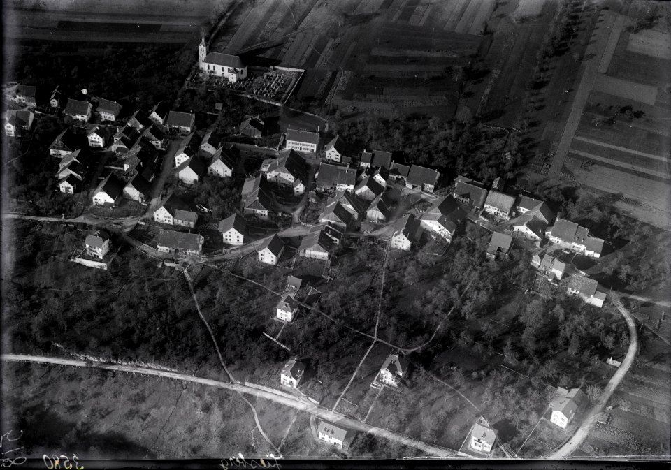 ETH-BIB-Liesberg im Birstal aus 300 m-Inlandflüge-LBS MH01-003580