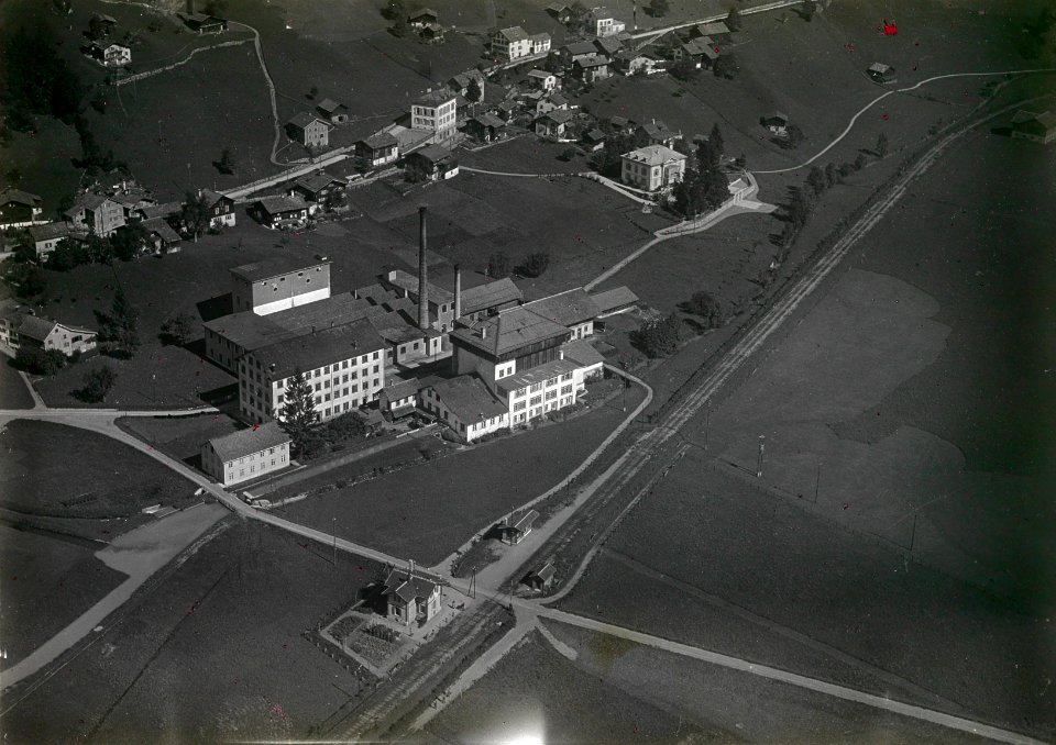 ETH-BIB-Leuggelbach bei Haslen, Gallati & Cie Stoffdruckerei-Inlandflüge-LBS MH03-1132