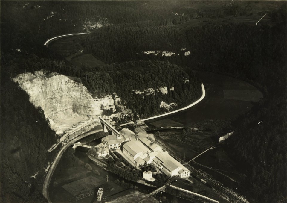 ETH-BIB-Liesberg an der Birs, Zementfabrik-Inlandflüge-LBS MH03-1634