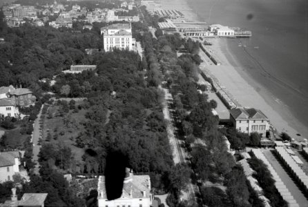ETH-BIB-Lido von Venedig mit dem Grand Hotel des Bains-Weitere-LBS MH02-39-0008