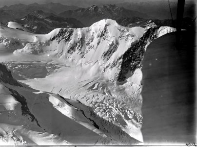 ETH-BIB-Liskamm, Grenzgletscher v. N. aus 5000 m-Inlandflüge-LBS MH01-001018