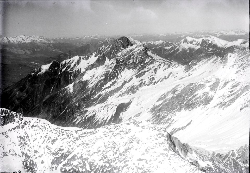 ETH-BIB-Lumnezia (St. Martin), Piz Aul, Piz Fess, Thälihorn v. S. W. aus 3300 m-Inlandflüge-LBS MH01-003544