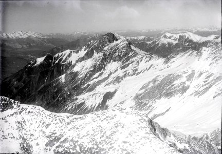 ETH-BIB-Lumnezia (St. Martin), Piz Aul, Piz Fess, Thälihorn v. S. W. aus 3300 m-Inlandflüge-LBS MH01-003544