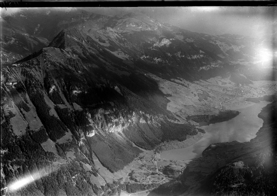 ETH-BIB-Lungernsee, Schienberg, Brünig v. N. aus 2600 m-Inlandflüge-LBS MH01-004891