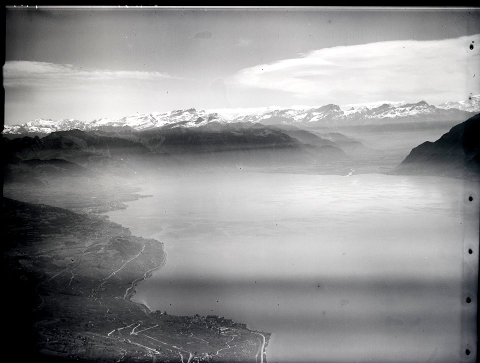 ETH-BIB-Lutry, Genfersee (östliches Becken), Rhône-Delta, Walliseralpen aus 2000 m-Inlandflüge-LBS MH01-007914
