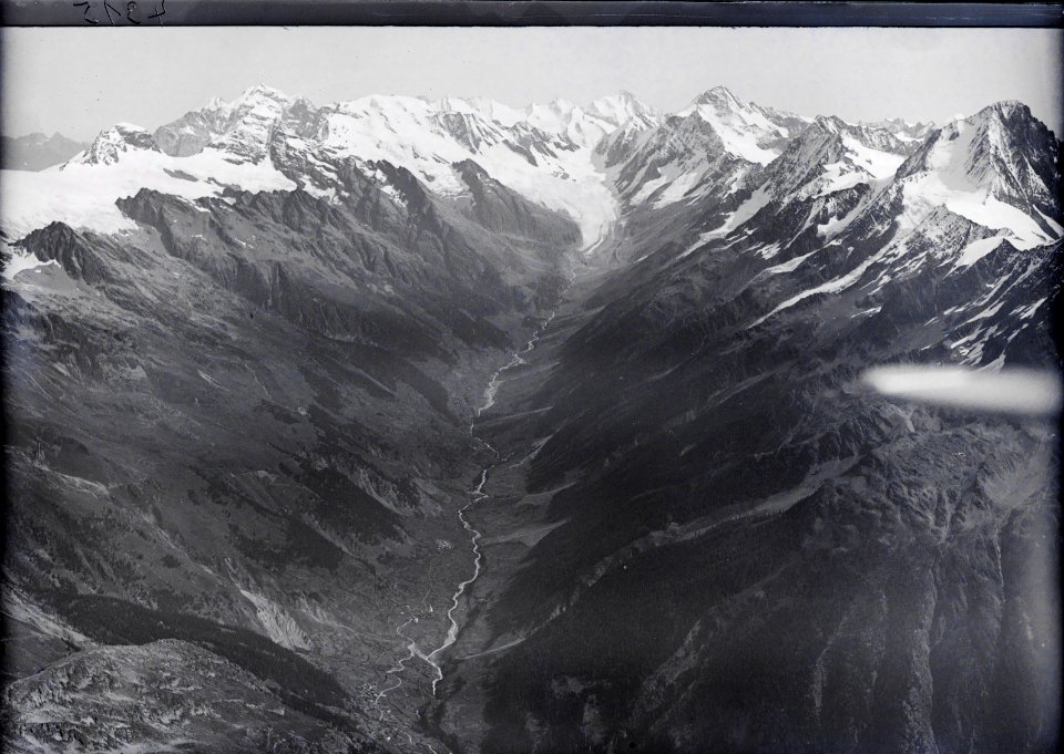 ETH-BIB-Lötschental, Grosshorn, Mittaghorn, Aletschhorn, Tschingelhorn, Bietschhorn v. S. aus 3500 m-Inlandflüge-LBS MH01-004315