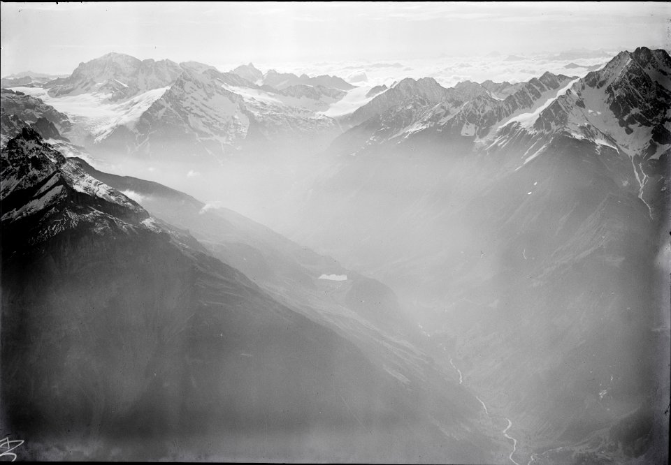 ETH-BIB-Maderanertal, Hüfifirn, Tödi, Oberalpstock v. W.-Inlandflüge-LBS MH01-004714