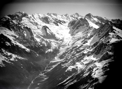 ETH-BIB-Lötschental, Finsteraarhorn v. S. W. aus 3900 m-Inlandflüge-LBS MH01-006463