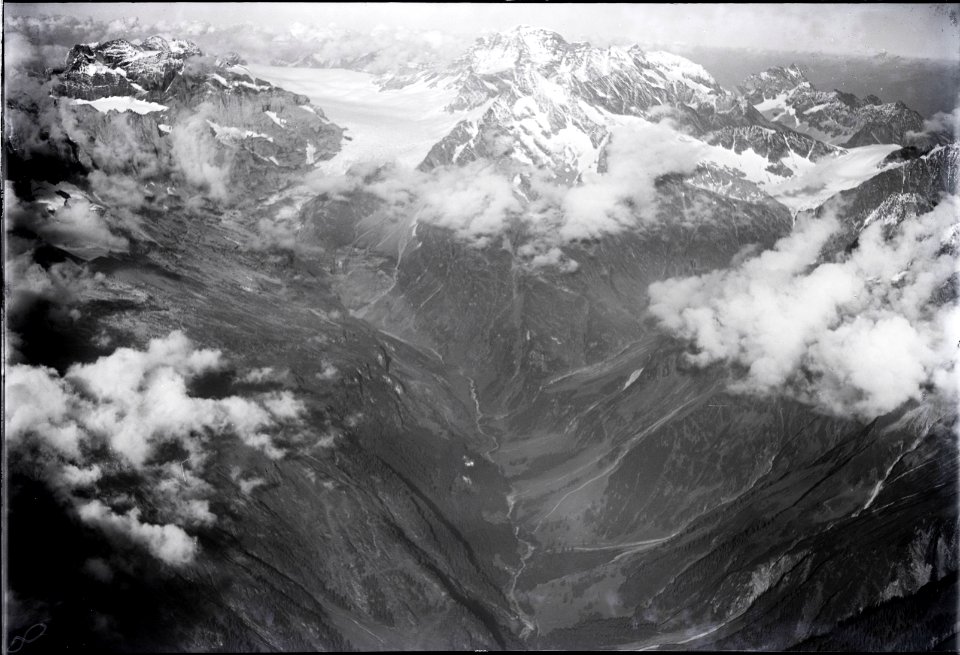 ETH-BIB-Maderanertal, Düssi, Schärhorn, Clariden, Tödi, Brigelserhörner v. W. aus 3800 m-Inlandflüge-LBS MH01-003928