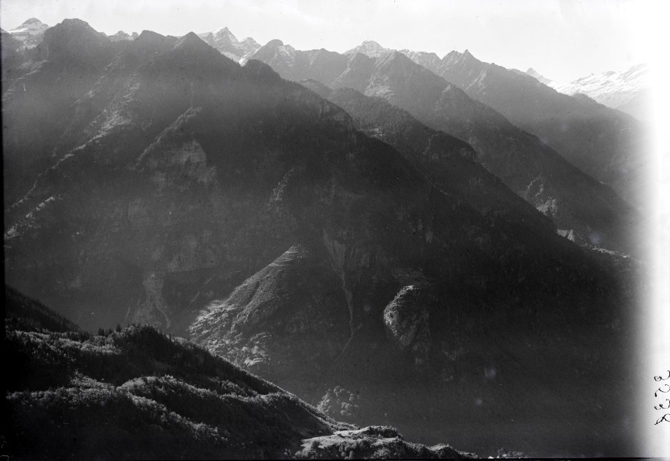 ETH-BIB-Madom Gröss, Berge um Bodio aus 1800 m-Inlandflüge-LBS MH01-003538