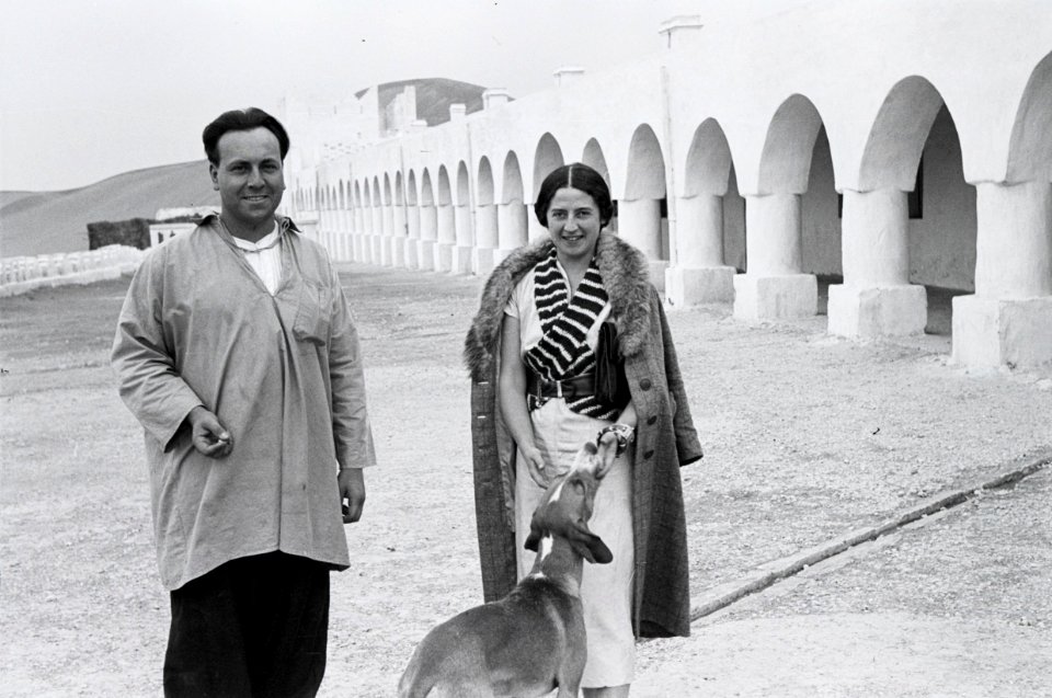 ETH-BIB-Mann und Frau mit Hund in Beni-Abbès-Nordafrikaflug 1932-LBS MH02-13-0195