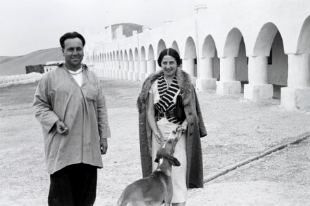ETH-BIB-Mann und Frau mit Hund in Beni-Abbès-Nordafrikaflug 1932-LBS MH02-13-0195