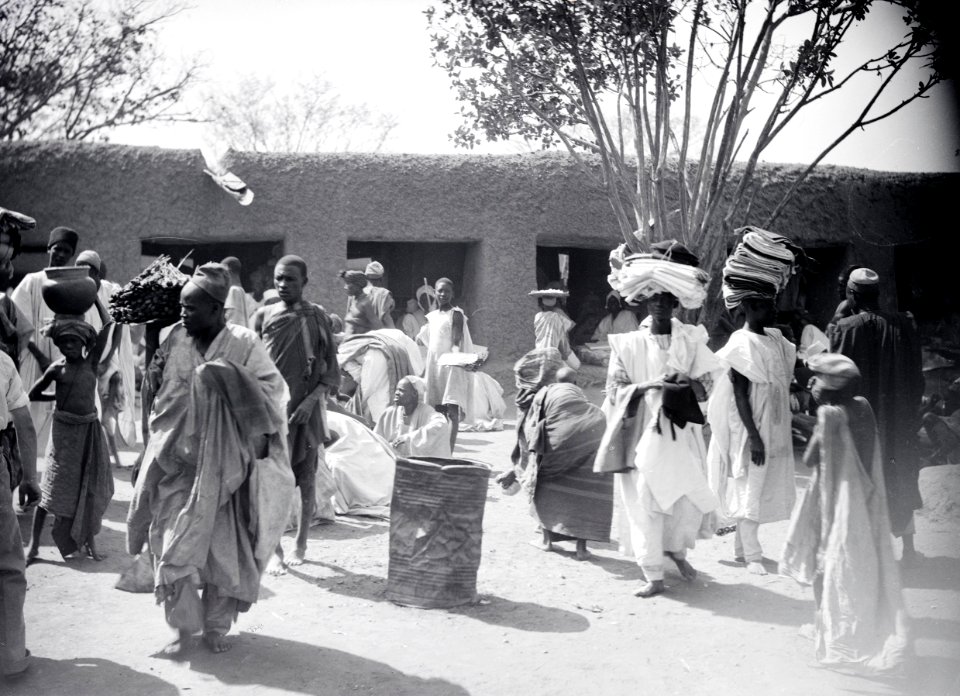 ETH-BIB-Markt von Kano- In Lehmhütten dicht zusammen sind die Verkaufsbuden-Tschadseeflug 1930-31-LBS MH02-08-0713