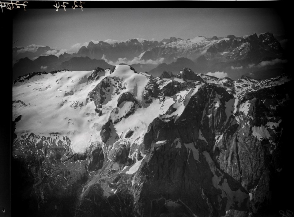 ETH-BIB-Marmolada, Nordabdachung mit Marmolatagletscher, Dolomiten-Inlandflüge-LBS MH01-007274