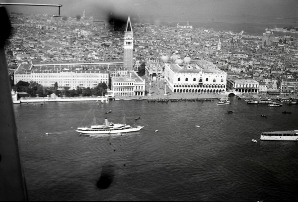 ETH-BIB-Markusplatz und Dogenpalast in Venedig-Weitere-LBS MH02-39-0006