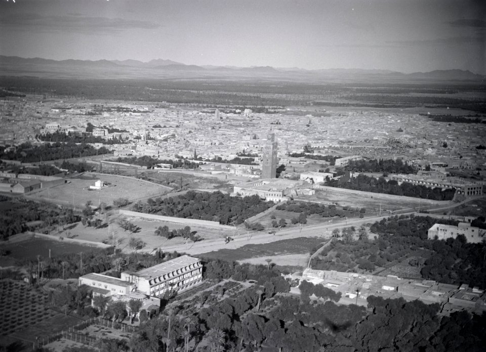 ETH-BIB-Marrakech von Süden- Mamounia Hotel mit Moschee Koutoubia aus 400 m Höhe-Tschadseeflug 1930-31-LBS MH02-08-0294