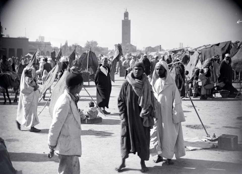ETH-BIB-Marrakech- Place Dyema el Fna-Tschadseeflug 1930-31-LBS MH02-08-0305