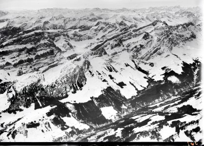 ETH-BIB-Marwies, Altmann, Churfirsten, Ebenalp, Säntis, Sardona v. N. aus 3100 m-Inlandflüge-LBS MH01-000361