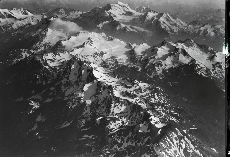 ETH-BIB-Massif du Grand Combin aus 4000 m-Inlandflüge-LBS MH01-001117