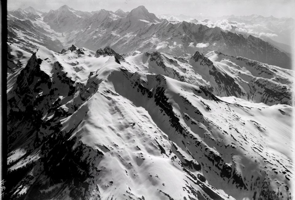 ETH-BIB-Masinghorn, Bietschhorn, Lötschental, Walliseralpen v. N. aus 4500 m-Inlandflüge-LBS MH01-000464