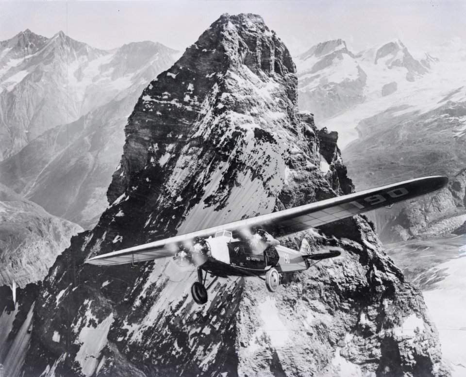ETH-BIB-Matterhorn mit Fokker IV, Montage, Rimpfishorn, Strahlhorn v. S. W. aus 4400 m-Inlandflüge-LBS MH01-006261