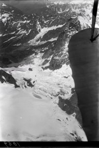 ETH-BIB-Matterhorn, Fruggrat, Dent d'Hérens v. O. aus 5000 m-Inlandflüge-LBS MH01-001059