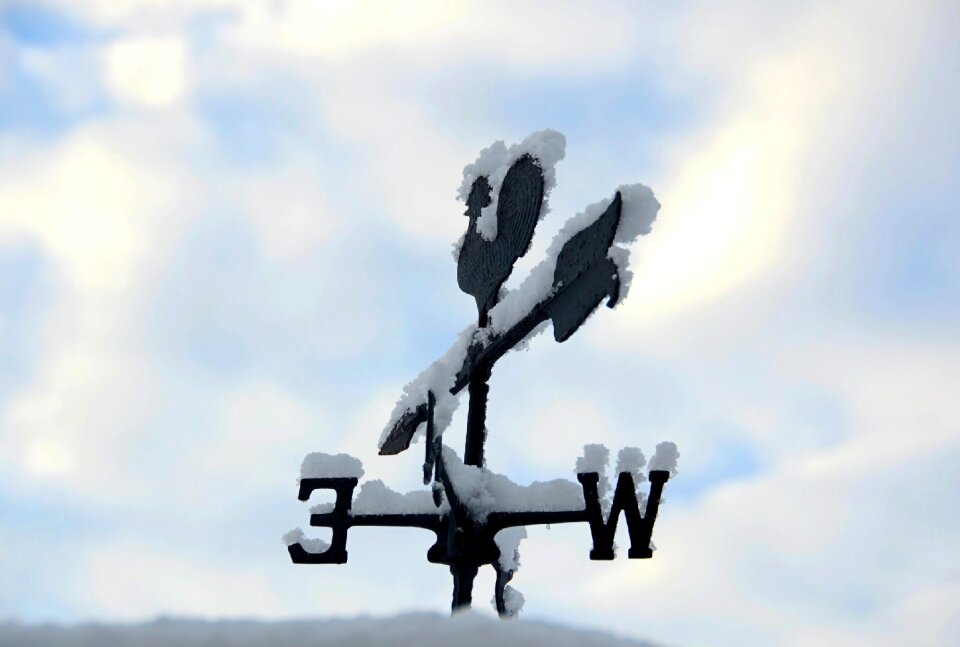 Weather wind arrow