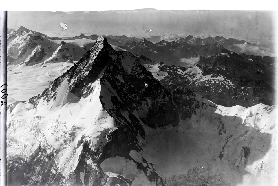 ETH-BIB-Matterhorn, Lyskamm v. N. W. aus 5000 m-Inlandflüge-LBS MH01-002007