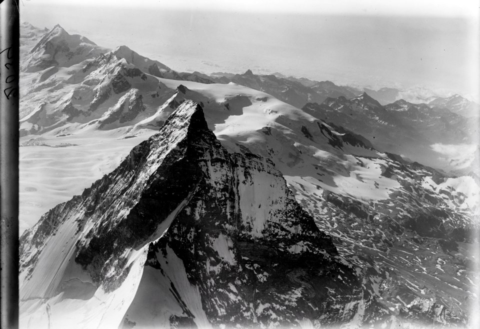 ETH-BIB-Matterhorn, Liskamm v. W. aus 5000 m-Inlandflüge-LBS MH01-002039