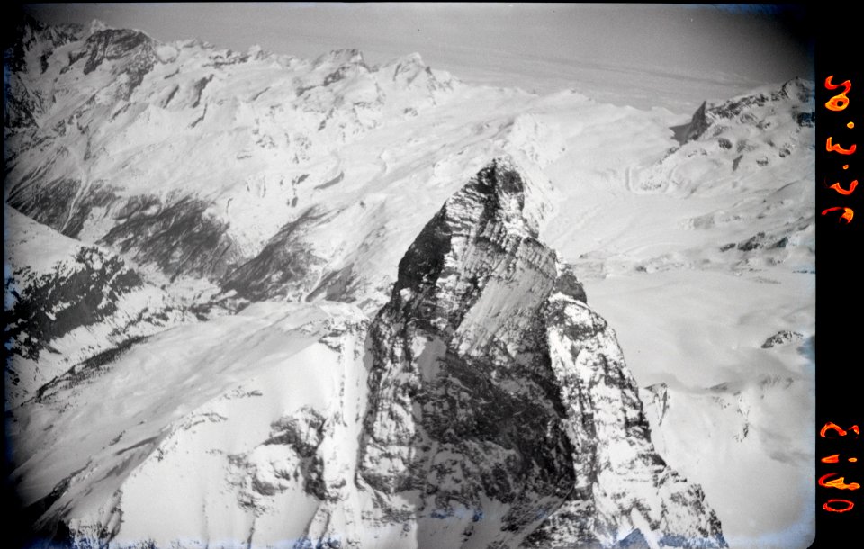 ETH-BIB-Matterhorn, Rimpfischhorn, Strahlhorn, Monte Rosa-Inlandflüge-LBS MH01-008190