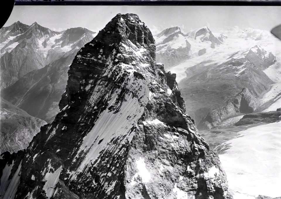ETH-BIB-Matterhorn, Rimpfisch, Strahlhorn, Gonergrat v. S. W.-Inlandflüge-LBS MH01-005164