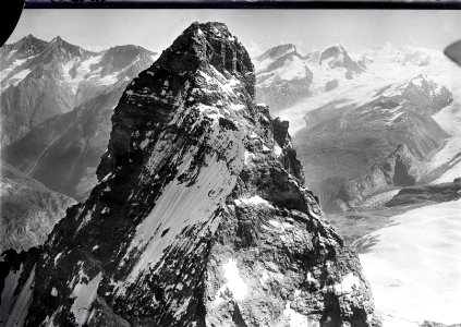 ETH-BIB-Matterhorn, Rimpfisch, Strahlhorn, Gonergrat v. S. W.-Inlandflüge-LBS MH01-005164