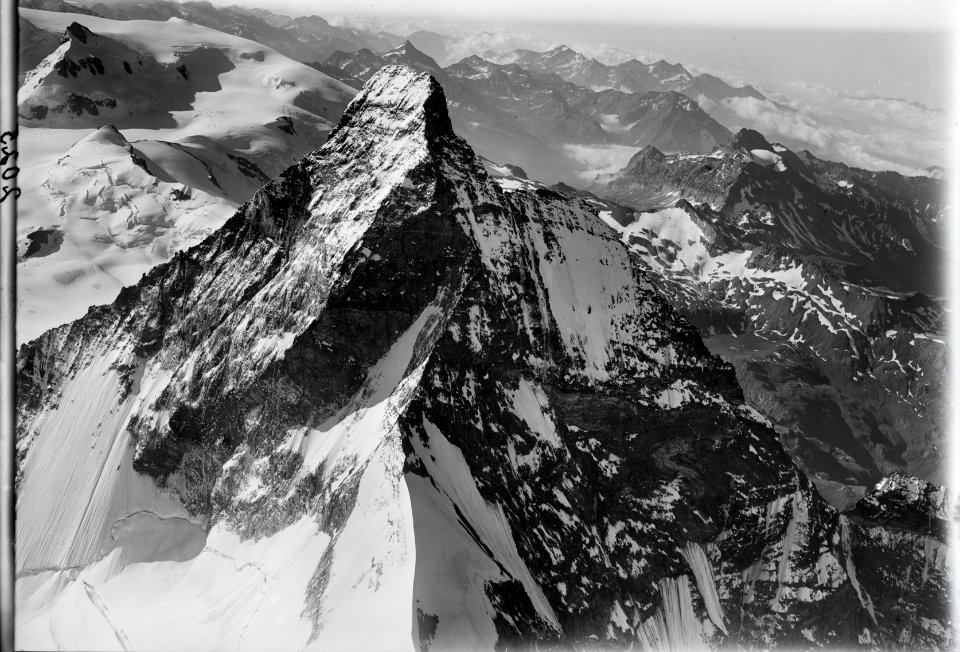 ETH-BIB-Matterhorngipfel v. N. W. aus 5000 m-Inlandflüge-LBS MH01-002025
