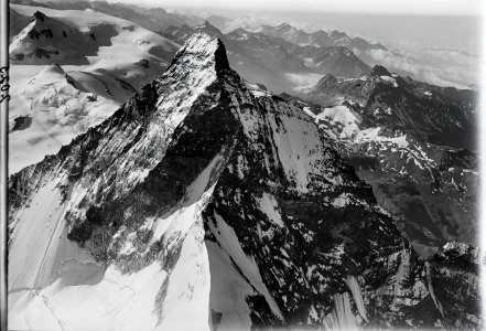 ETH-BIB-Matterhorngipfel v. N. W. aus 5000 m-Inlandflüge-LBS MH01-002025