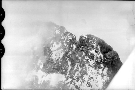 ETH-BIB-Matterhorngipfel im Nebel, Gipfelkreuz, Kreuz auf der italienischen Seite-Inlandflüge-LBS MH01-005910