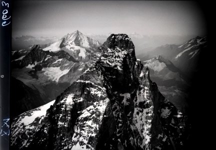 ETH-BIB-Matterhorngipfel, Südwestwand aus 4500 m-Inlandflüge-LBS MH01-006603