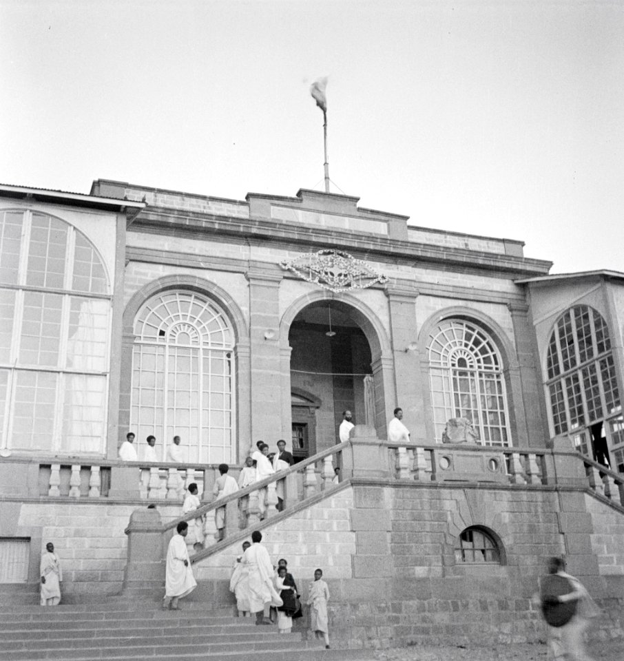 ETH-BIB-Mausoleum des Kaisers Menelik I.-Abessinienflug 1934-LBS MH02-22-0324
