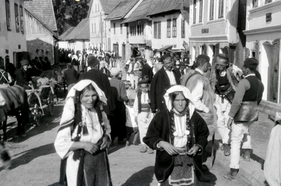 ETH-BIB-Menschen in Tracht in Jajce, Bosnien-Weitere-LBS MH02-48-0064