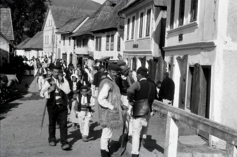 ETH-BIB-Menschen in Tracht in Jajce, Bosnien-Weitere-LBS MH02-48-0062