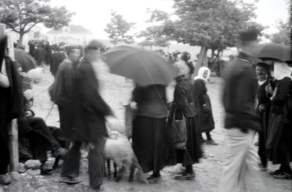 ETH-BIB-Menschen in Tracht in Jajce, Bosnien-Weitere-LBS MH02-48-0049