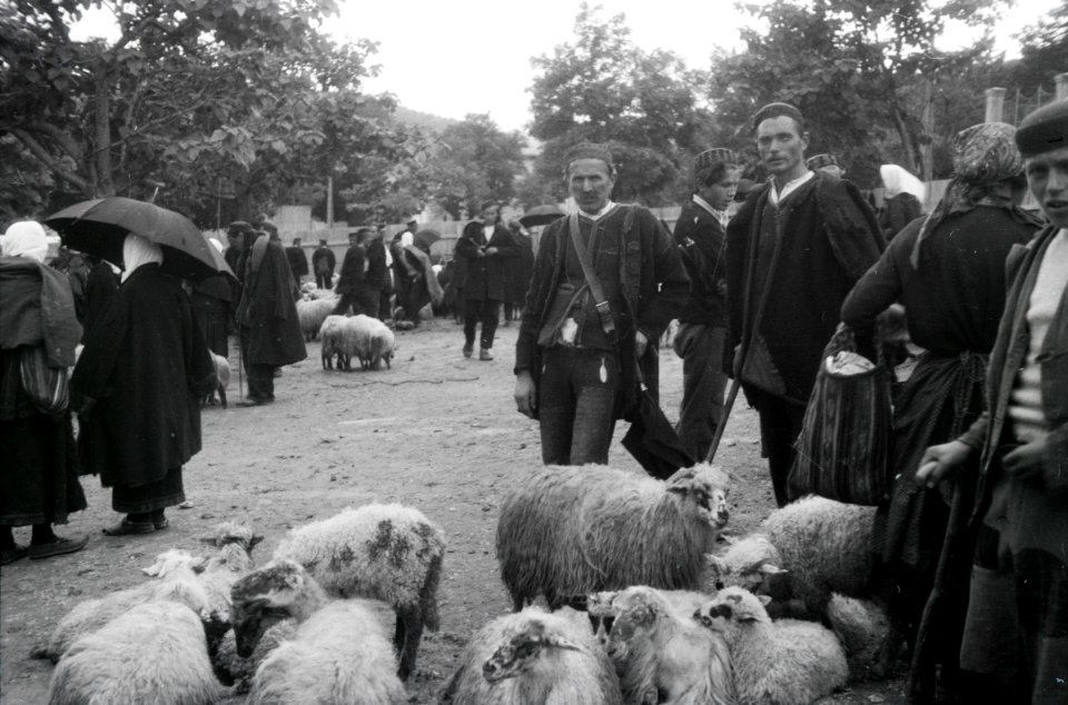 ETH-BIB-Menschen in Tracht bei Jajce, Bosnien-Weitere-LBS MH02-48-0052