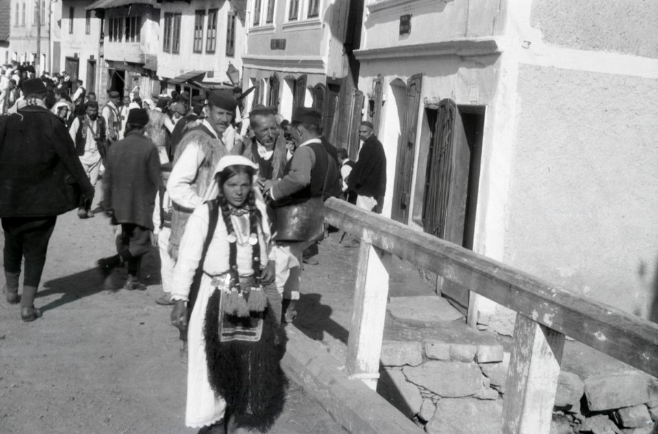 ETH-BIB-Menschen in Tracht in Jajce, Bosnien-Weitere-LBS MH02-48-0061