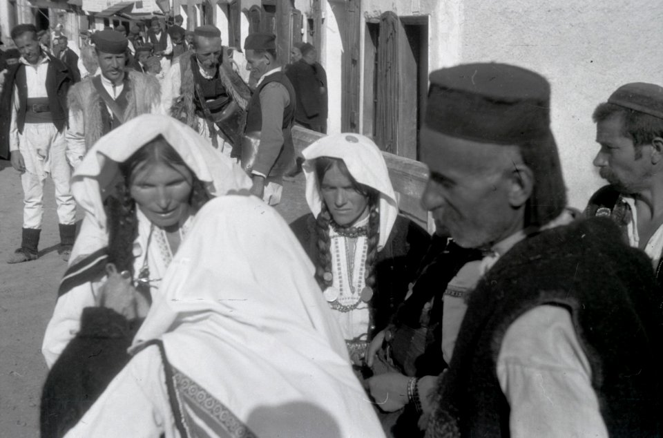 ETH-BIB-Menschen in Tracht in Jajce, Bosnien-Weitere-LBS MH02-48-0065