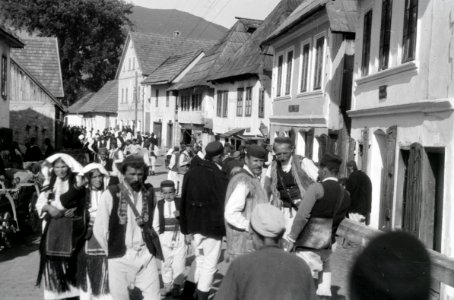 ETH-BIB-Menschen in Tracht in Jajce, Bosnien-Weitere-LBS MH02-48-0063