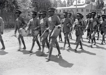 ETH-BIB-Militärparade-Abessinienflug 1934-LBS MH02-22-0530